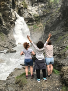 Breathwork Retreat Ausflug zum Wasserfall Kiental